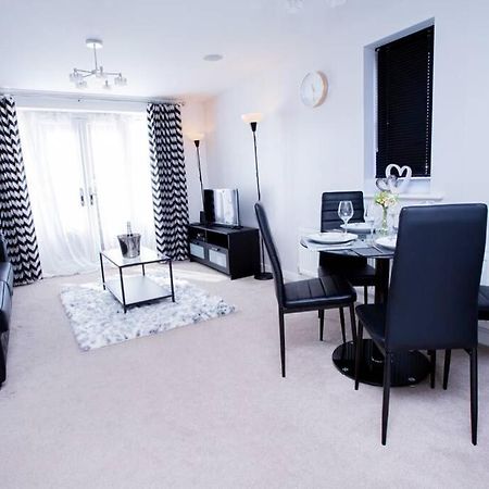 Mills Apartment - Two Bedroom En-Suite Apartment Northampton Luaran gambar