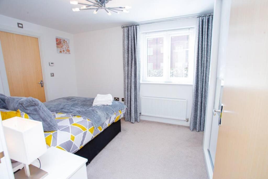 Mills Apartment - Two Bedroom En-Suite Apartment Northampton Luaran gambar