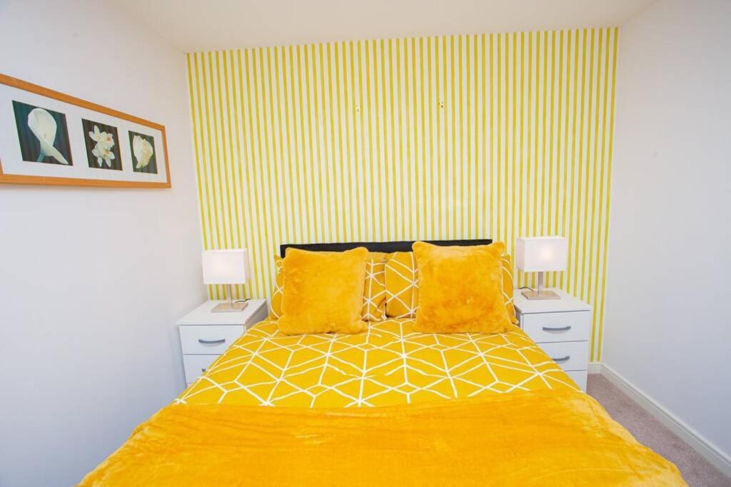 Mills Apartment - Two Bedroom En-Suite Apartment Northampton Luaran gambar