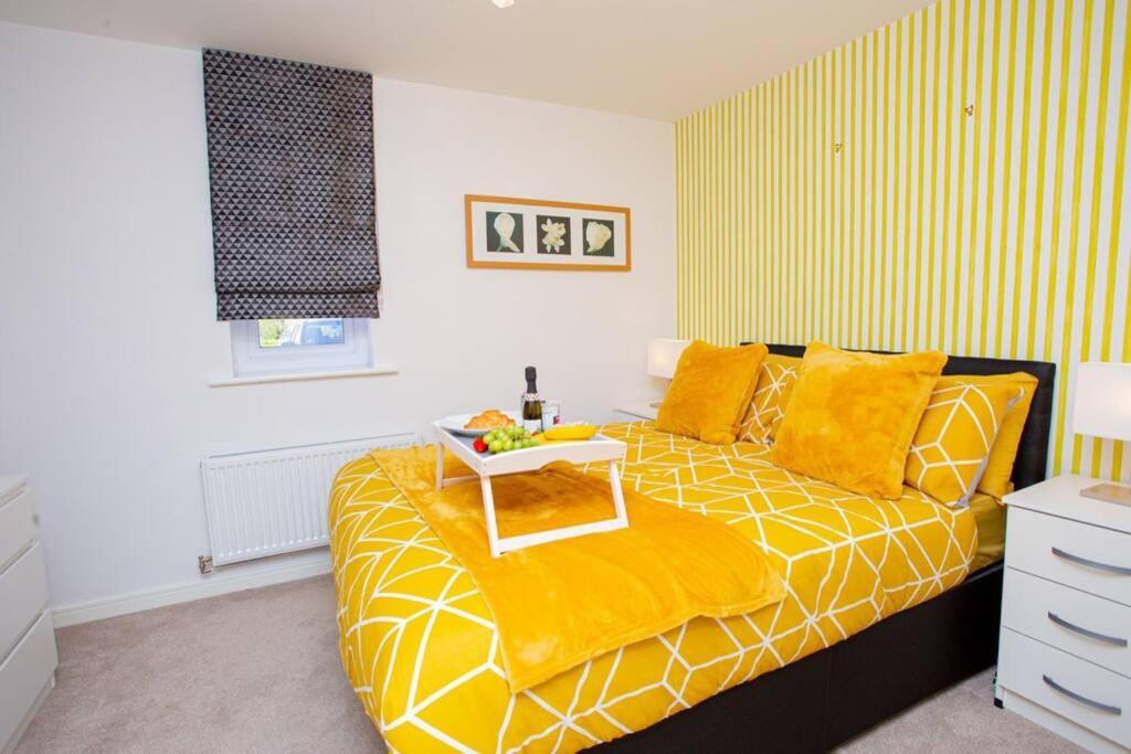 Mills Apartment - Two Bedroom En-Suite Apartment Northampton Luaran gambar