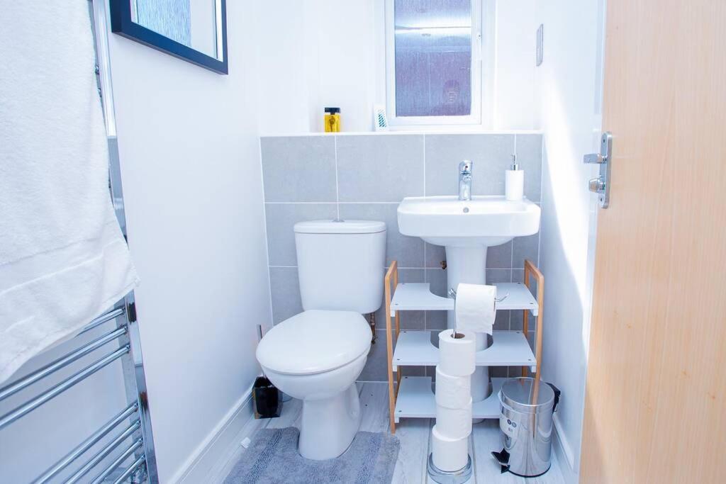 Mills Apartment - Two Bedroom En-Suite Apartment Northampton Luaran gambar