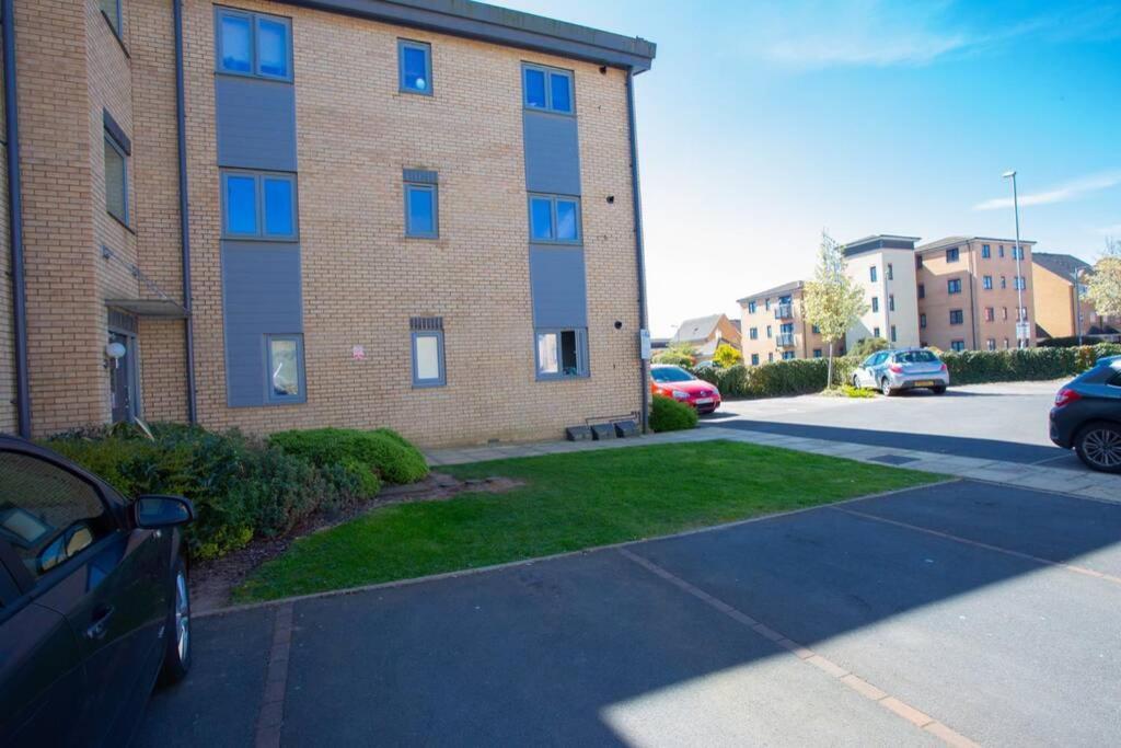 Mills Apartment - Two Bedroom En-Suite Apartment Northampton Luaran gambar
