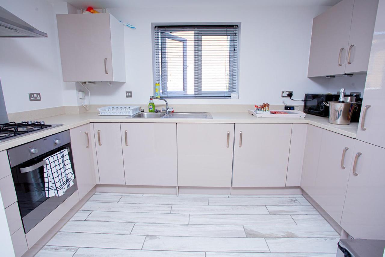 Mills Apartment - Two Bedroom En-Suite Apartment Northampton Luaran gambar